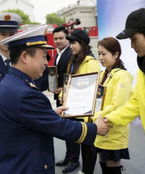 消防英雄风采，帅气哥哥励志语录，守护时代安全