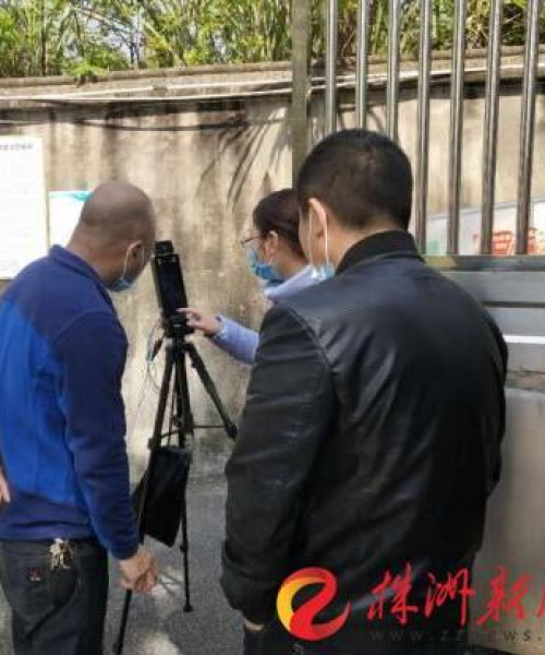 提升门的安全防护性能，河南天铸消防设备为您解析解决方案。