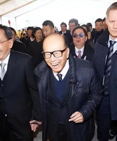 汲取李嘉诚智慧，女人励志语录助你绽放自我光芒